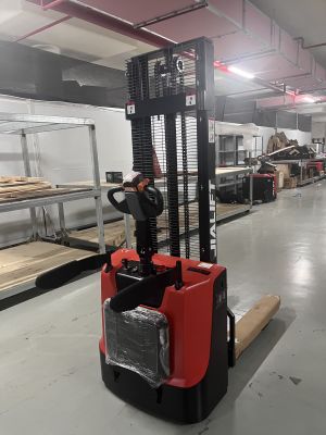 Xe nâng điện Stacker CL1532SE