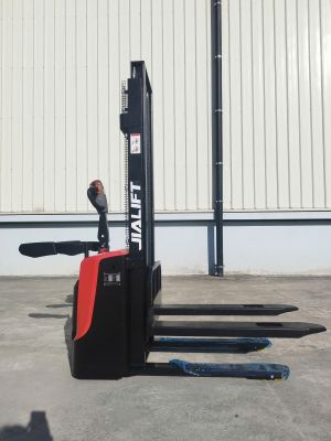 Xe nâng điện Stacker CL1532SE