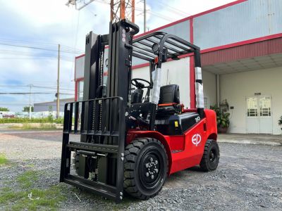 XE DẦU 3 TẤN CPCD30T3/H3