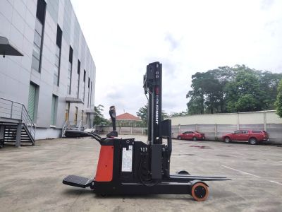 Xe nâng điện Reach Truck CQE15R